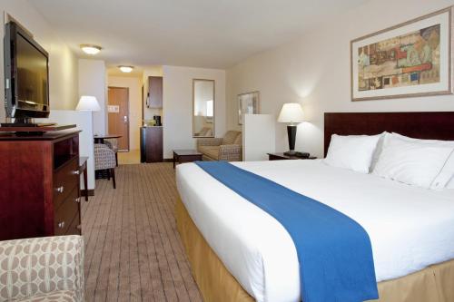 Holiday Inn Express & Suites Buffalo, an IHG Hotel