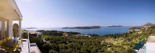 Luxury Villa Dubrovnik Dream with private pool and sea view near the beach in Orasac - Dubrovnik