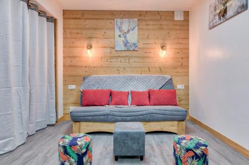 ห้องส่วนกลางสำหรับนั่งเล่น/ดูทีวี, À 80m des pistes, bel appartement pour 15 (A 80m des pistes, bel appartement pour 15) in อาเดอร์วีแยล-ปูเชิร์ก