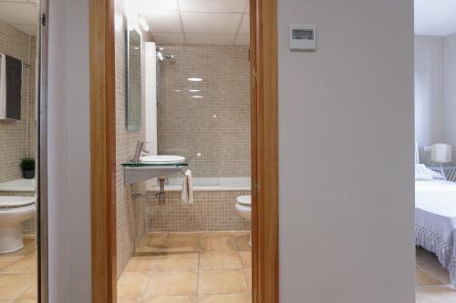 Lets Holidays new apartment close to the beach - image 6