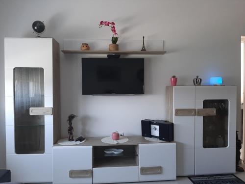 KUPRE - Entry with PIN 0-24 -Sauna - video surveillance 0-24