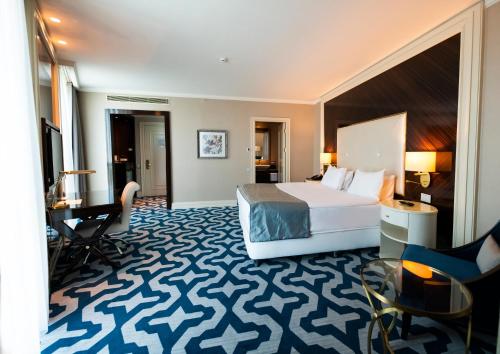 Elite World Business Hotel - image 10