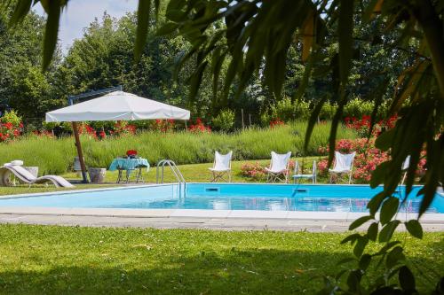Swimming pool, Palazzo Milesi, Villa esclusiva del '600 in Franciacorta in Erbusco
