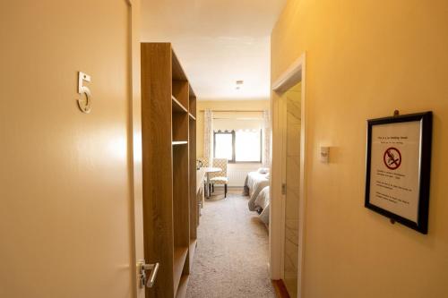 Station House Bed & Breakfast in Еністімон