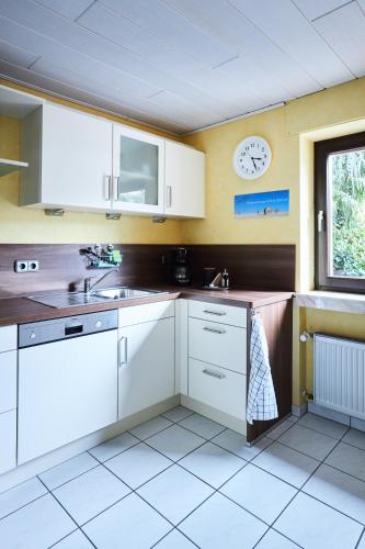 Kitchen, fewo-elzerhof in Mendig
