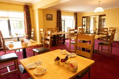 Ресторан, Station House Bed & Breakfast in Еністімон