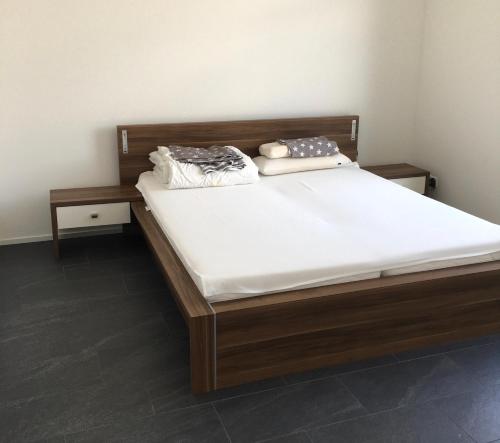Ganze Neubauwohnung, stillvoll und mit gratis Parkplatz