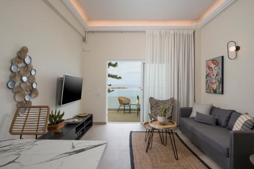 Shared lounge/TV area, Kolymbari Sea Front Cozy Apartments near ioannis kafenagogeio kolibari