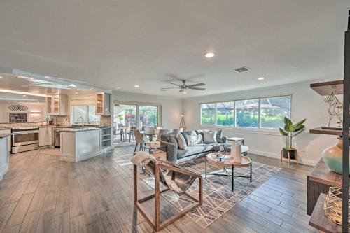 Upscale Getaway with Outdoor Oasis 4 Mi to Sand - image 5