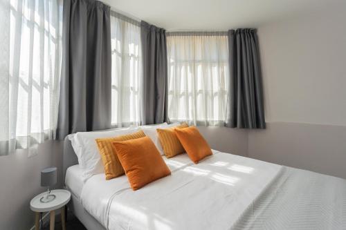 Sant Agostino Apartments - Tap to explore photos