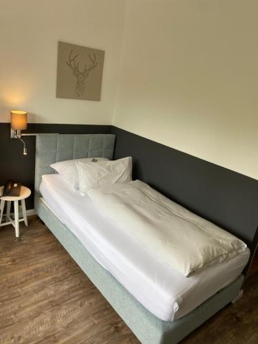 Single Room image 4