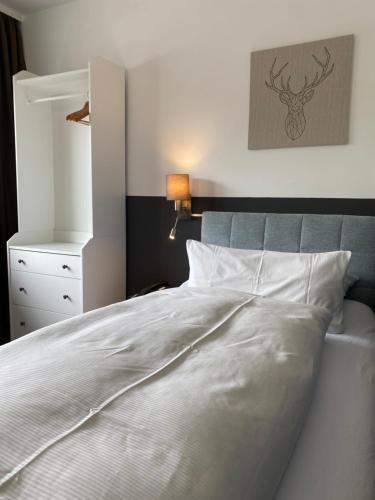 Single Room image 3