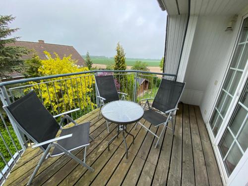 Balkons/terase, Ferienwohnung im Poolhaus mit Ostseeblick in Wittenbeck