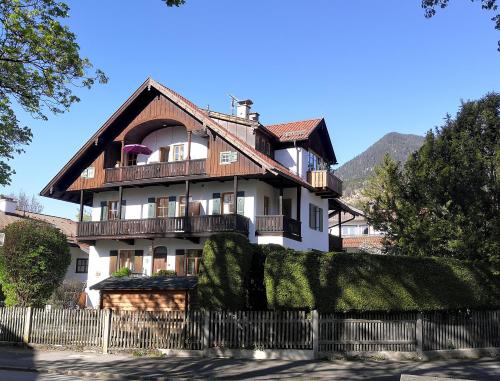 Haus Erika 1911 - Wetterstein Garmisch-Partenkirchen