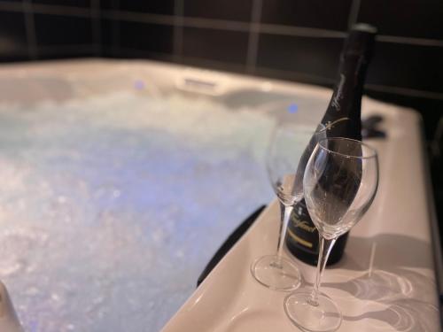 JACUZZI dans appartement T2 centre-ville