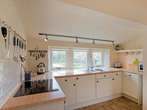 Reynard Ing Cottage - image 4