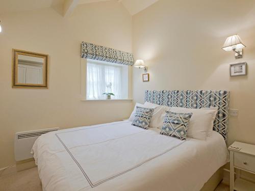 Reynard Ing Cottage - image 6