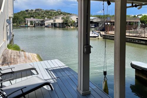 Waterfront Horseshoe Bay Retreat w/ Game Room! in 馬蹄灣(TX)