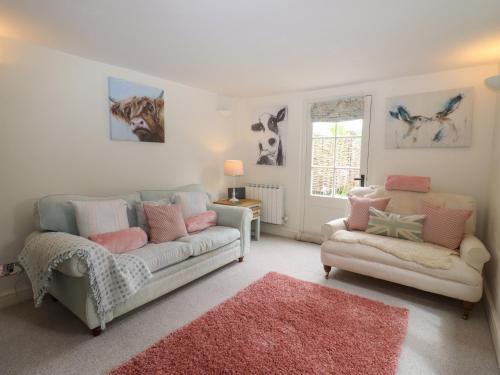 Bluebell Cottage Stroud - image 11