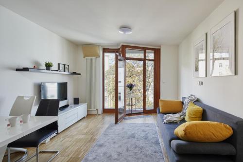 Modern Apartment in Vinohrady by Prague Days