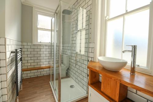 Tradewinds WEYMOUTH - image 6