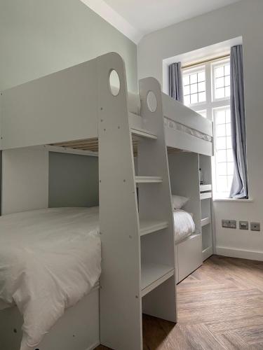 Croydon Hall - image 11