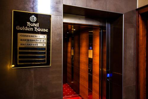 Hotel Golden House - image 14