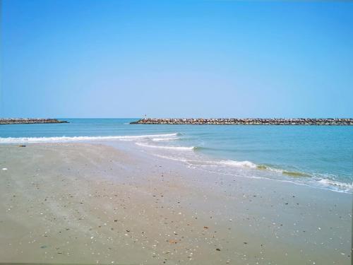 View, ริมระเบียงทะเล รีสอร์ท in Chao Samran Beach