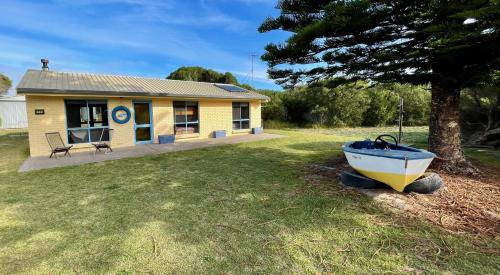 Goolwa Beachfront House. Pet Friendly. in Victor Harbor
