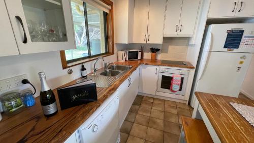 Goolwa Beachfront House. Pet Friendly. in Victor Harbor