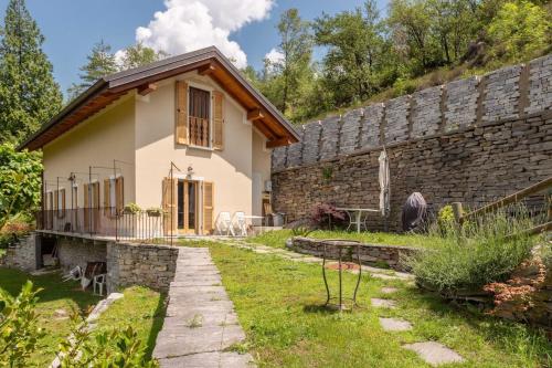 3 bedrooms house with furnished garden and wifi at Montecrestese VCO gîte à louer Domodossola