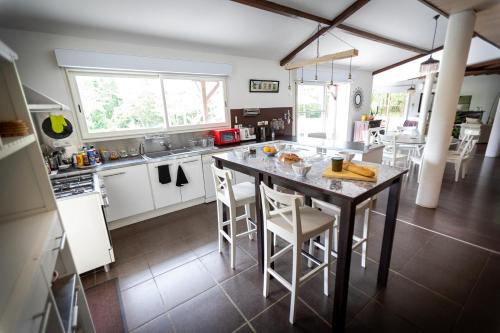 Konyha, La Villa Minvia les Landes entre mer et montagne in Saint-Vincent-De-Paul
