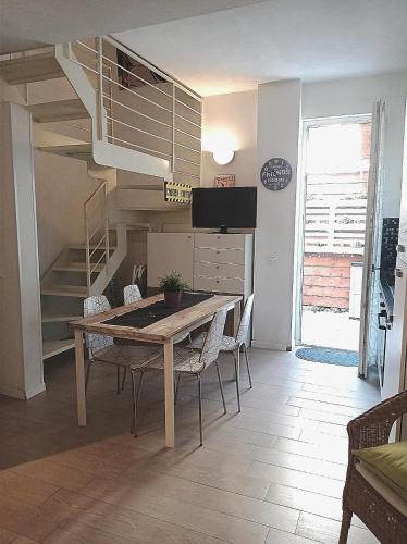 Rori Apartment - image 11
