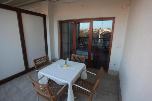 Balkons/terase, Hotel Happy in Dakovica