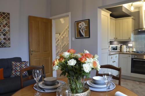 Stunning Period Townhouse with Garden, Walking Distance to Town