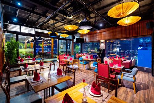 Bar/lounge, Brilliant Hotel Danang near Han Market