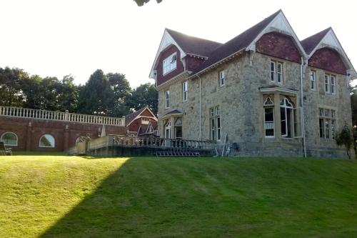 Country Manor House with indoor pool and hot tub in Rochester