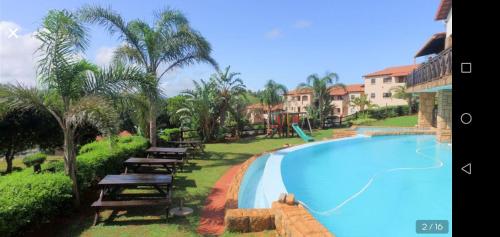 泳池, The Penthouse in 愛德華港