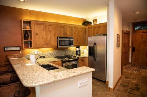 8709 Ski Tip Townhome townhouse - image 2