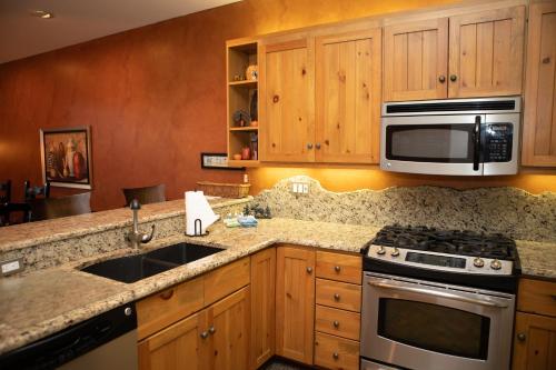 8709 Ski Tip Townhome townhouse - image 7