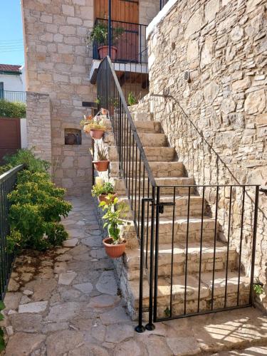 John' s House in Omodos in 奧莫多斯