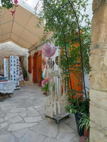 John' s House in Omodos in 奧莫多斯