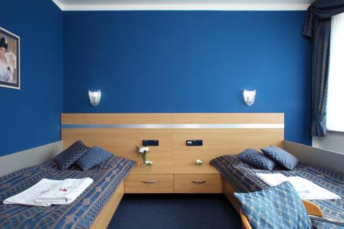 Hotel U Karla – Prague, NY
