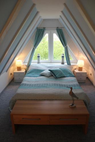 1 king bed, 1 double bed