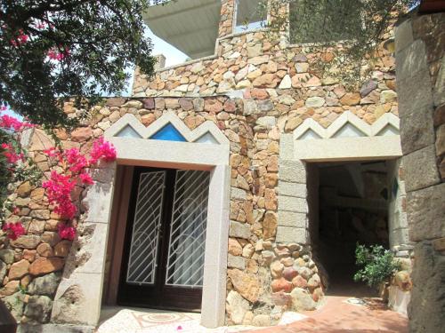  Sardinia Yellow House, Pension in Solanas