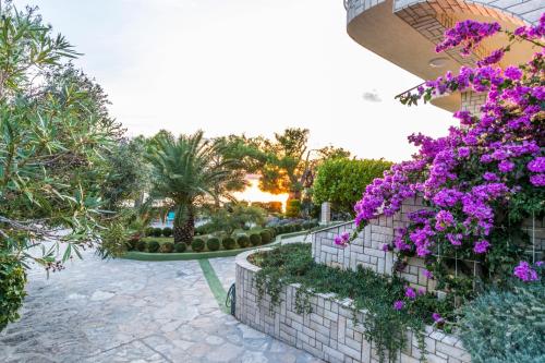 Apartments Villa Punta Royal - image 8