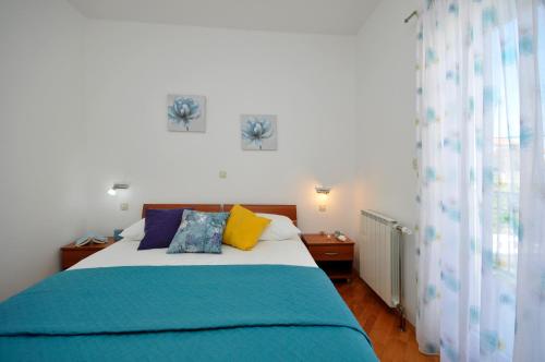 Apartments Roza - image 6