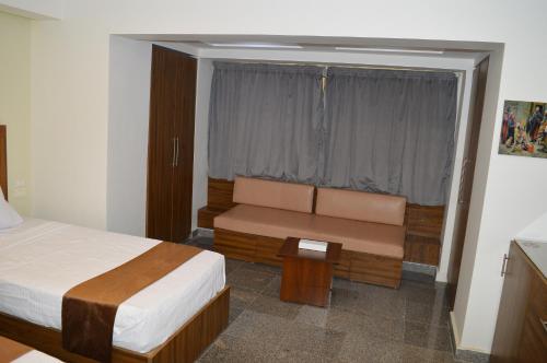 Royal Inn Residence - image 8