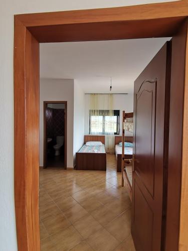 Hotel Bora in Тирана