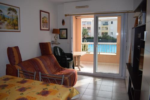 Appartement à Fréjus 2 pièces pour 4 personnes, terrasse avec vue piscine
